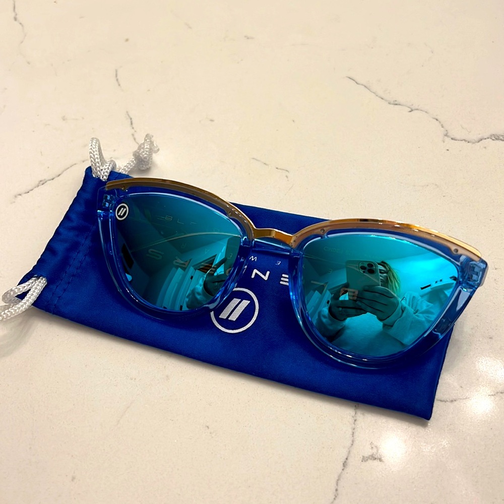 Blenders Eyewear blue lens cat eye sunglasses ⭐️ 3 for $30⭐️